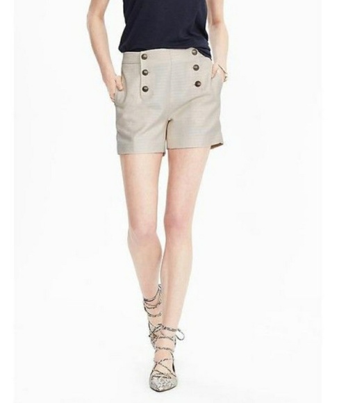 Banana Republic Pants - Cream Banana Republic Short